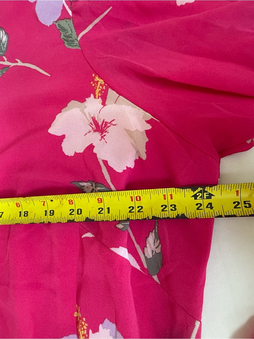 Belle Kim Gravel Fuchsia Floral Smocked Cuff V-Neck Blouse Plus Size 1X Tropical - Picture 5 of 8
